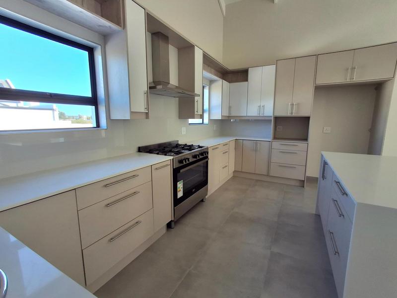 3 Bedroom Property for Sale in Britannia Bay Western Cape